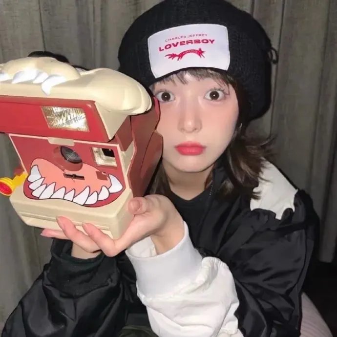 两个人一双手